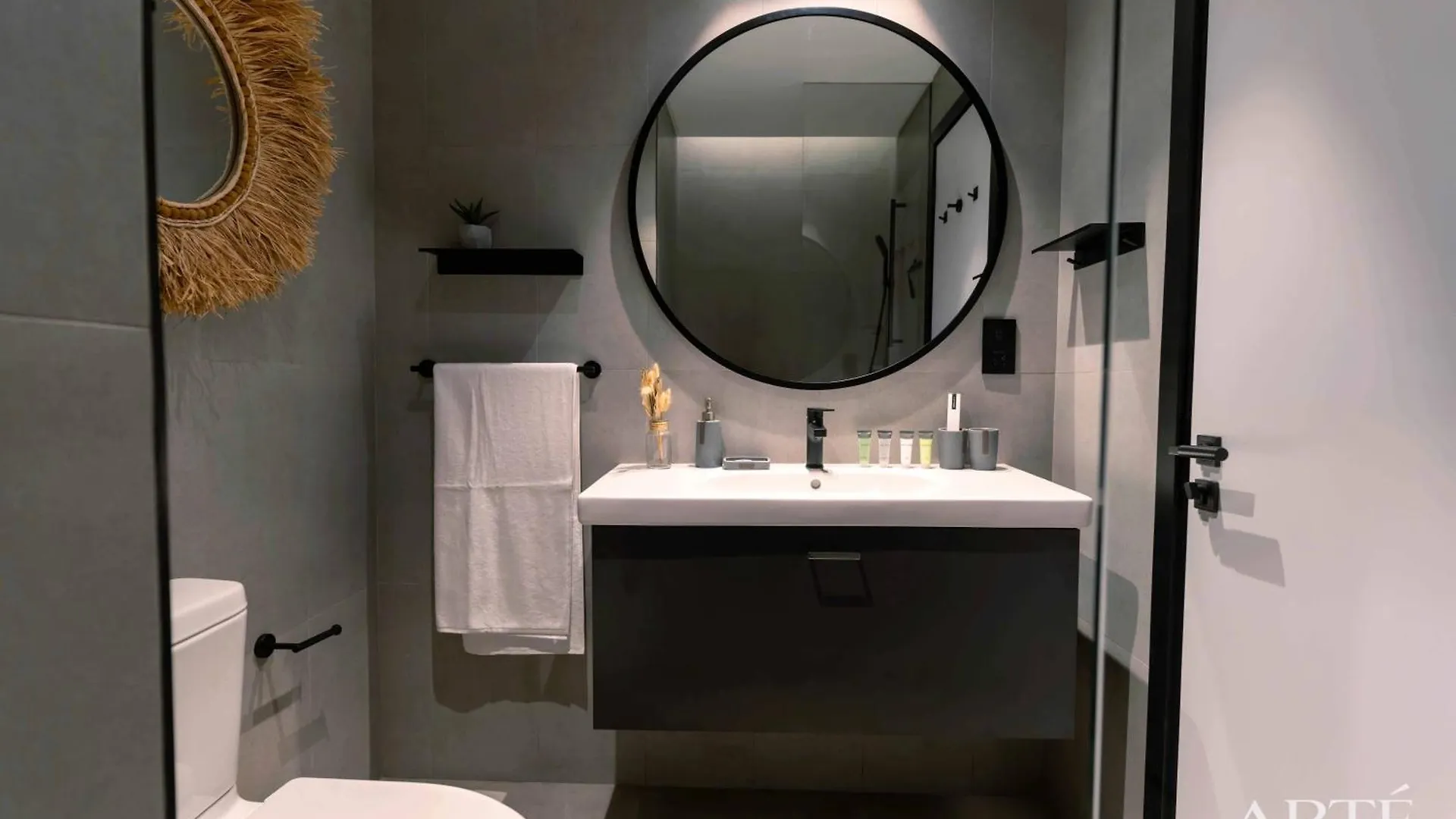 Apartmán Arte - 1 Br: Artistic Wood Decor 10% Off. Dubaj
