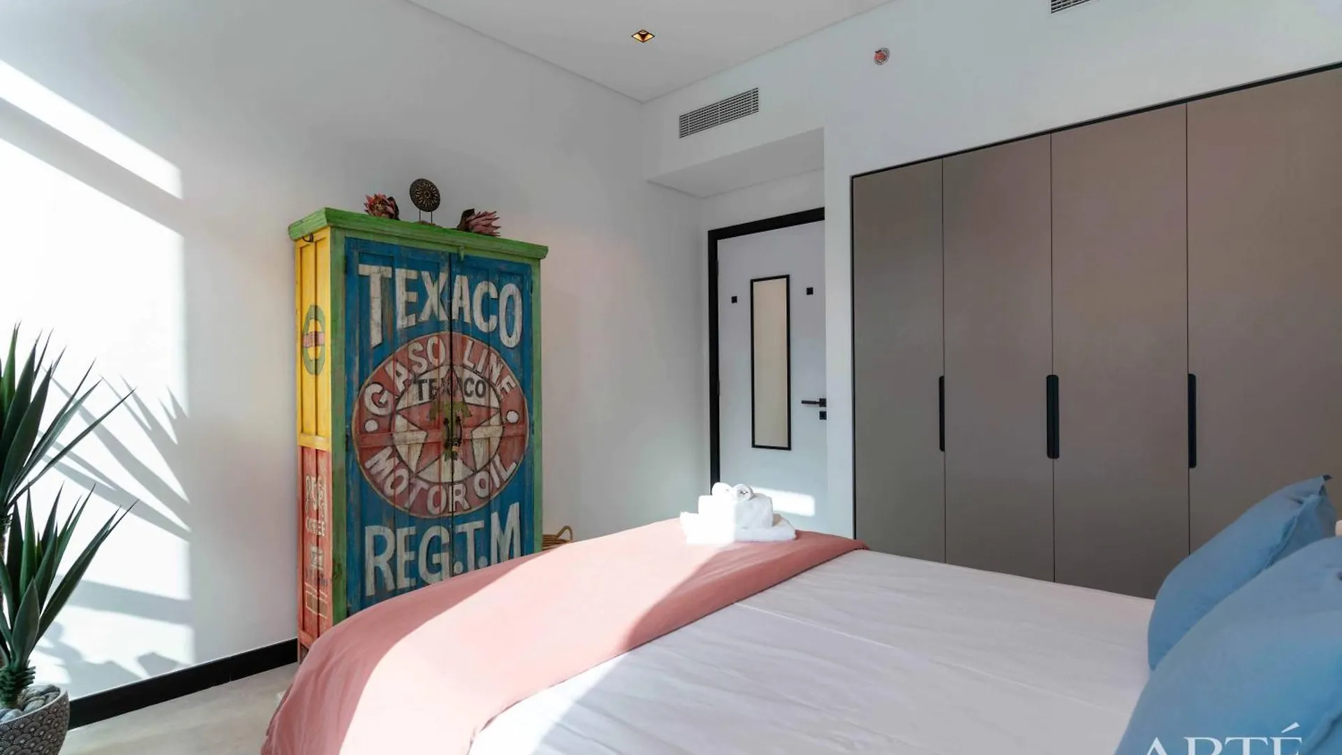 Apartmán Arte - 1 Br: Artistic Wood Decor 10% Off. Dubaj